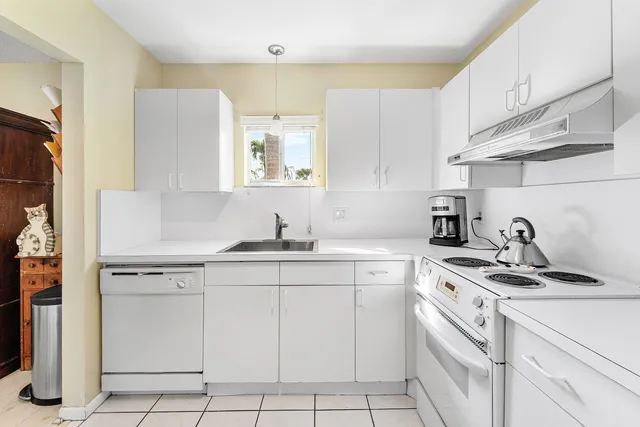 a view of a livingroom with a furniture