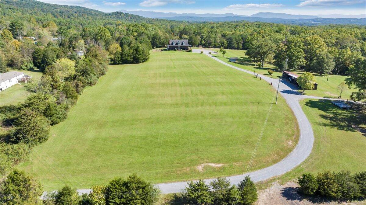 2929 West Wind Road Fincastle, VA 24090 - Photo 45 of 75 046