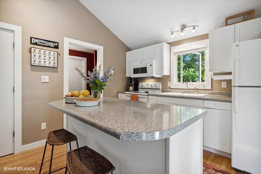 14391 Prairie Road Three Oaks, MI 49128 - Photo 7 of 85 Kitchen
