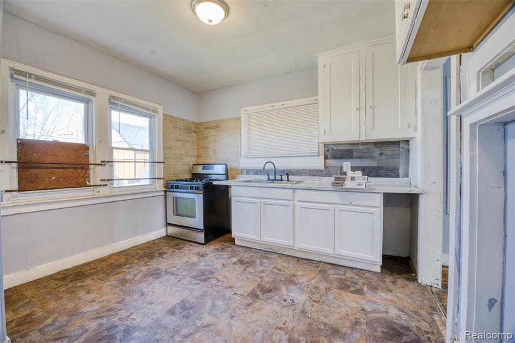 12875 Steel Street Detroit, MI 48227 - Photo 2 of 34
