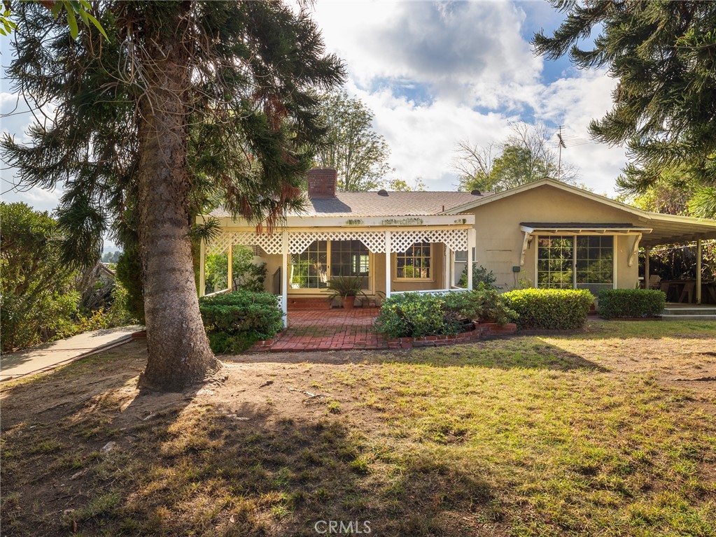 61 Ranchview Road Rolling Hills Estates, CA 90274 - Photo 29 of 44 a view of a yard in front of house