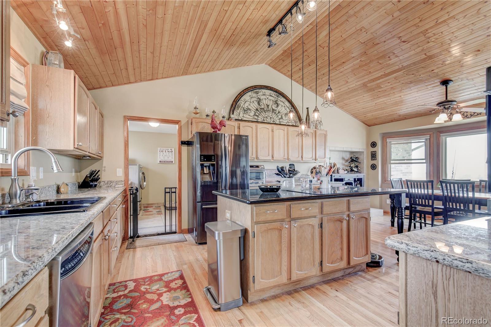 9202 Apache Road Parker, CO 80138 - Photo 5 of 35 Gallery Image 5