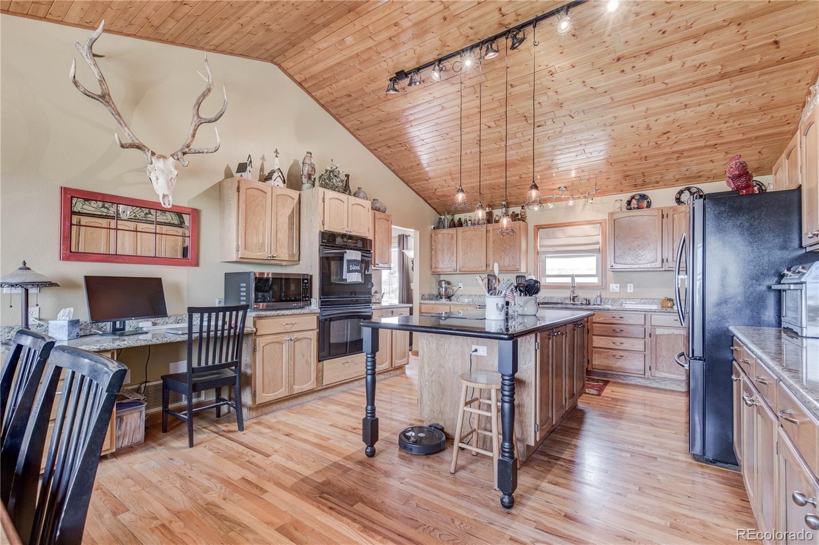 9202 Apache Road Parker, CO 80138 - Photo 6 of 35 Gallery Image 6