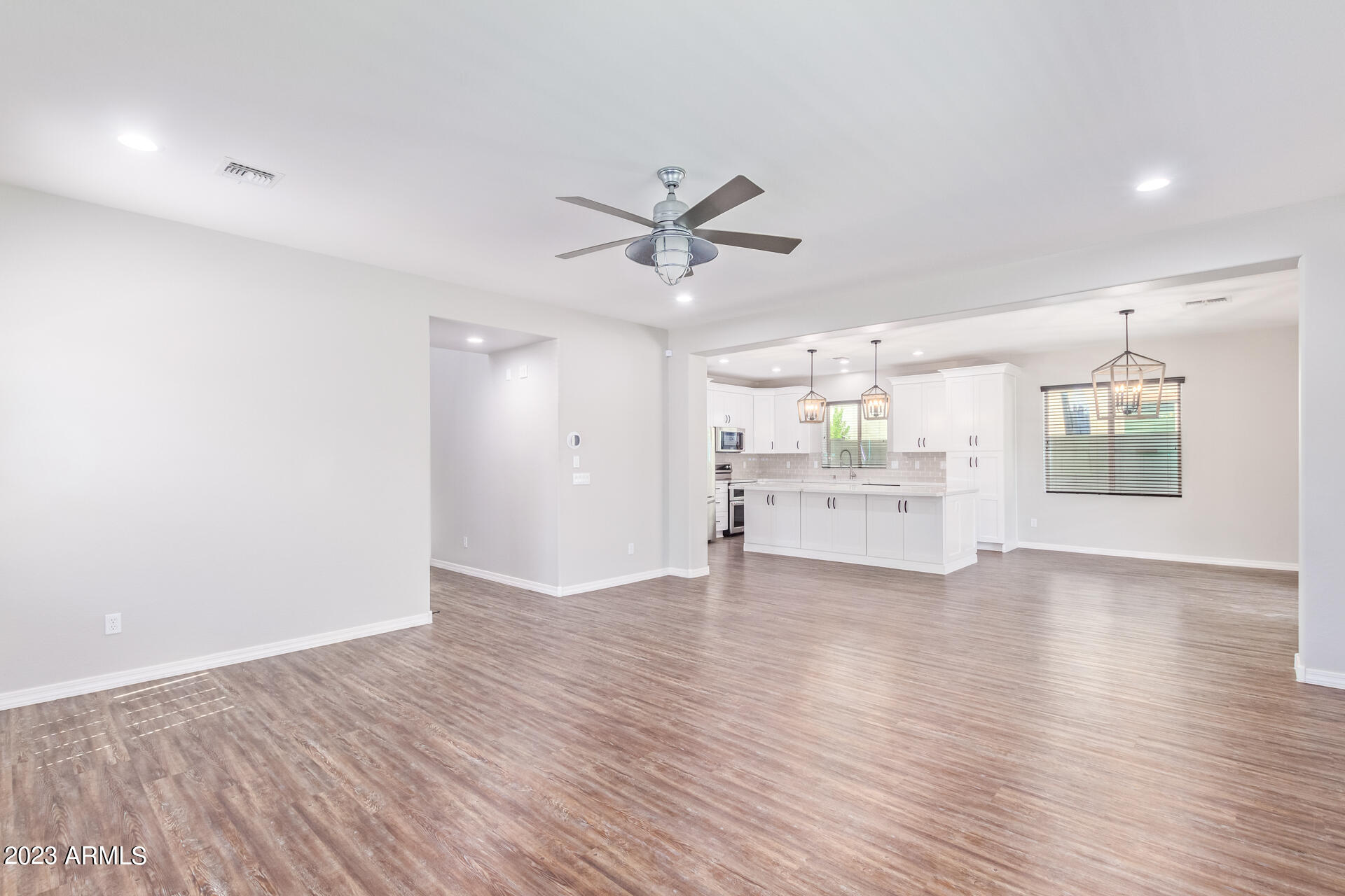 1741 South Rochester Drive Gilbert, AZ 85295 - Photo 5 of 32 09-Rochester