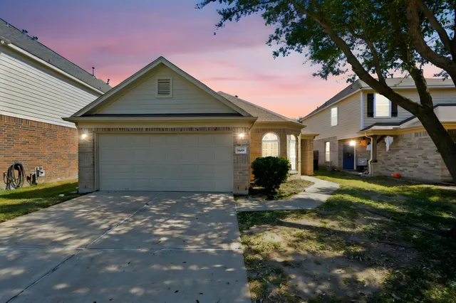 $2,000 | 14730 Fir Knoll Way, Cypress, TX 77429