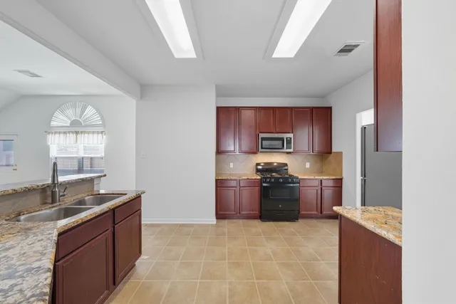 $2,000 | 14730 Fir Knoll Way, Cypress, TX 77429