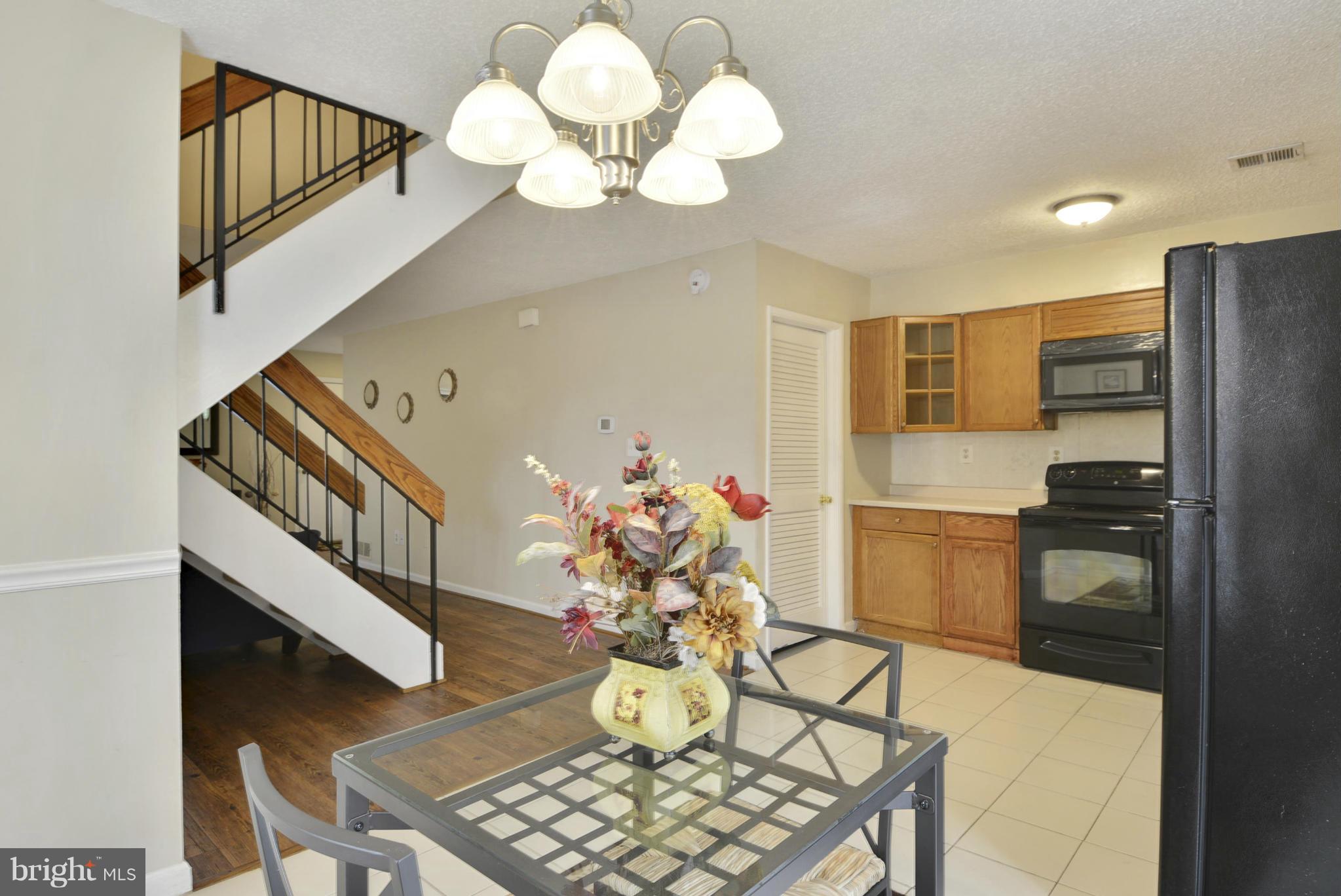 2228 White Cornus Lane Reston, VA 20191 - Photo 6 of 30 Kitchen