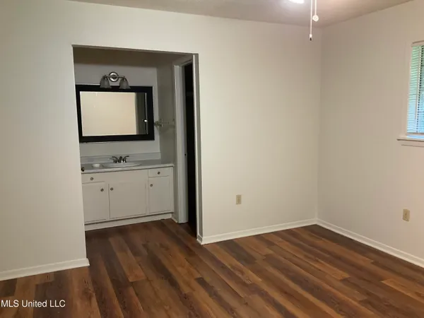 $1,800 | 1201 Pineview Drive, Clinton, MS 39056