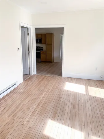 $2,550 | 43 Bates Street, Unit 1, Northampton, MA 01060