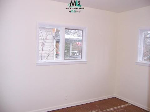 526 Quarter Street Rochester, MI 48307 - Photo 8 of 12 308190-7.JPG
