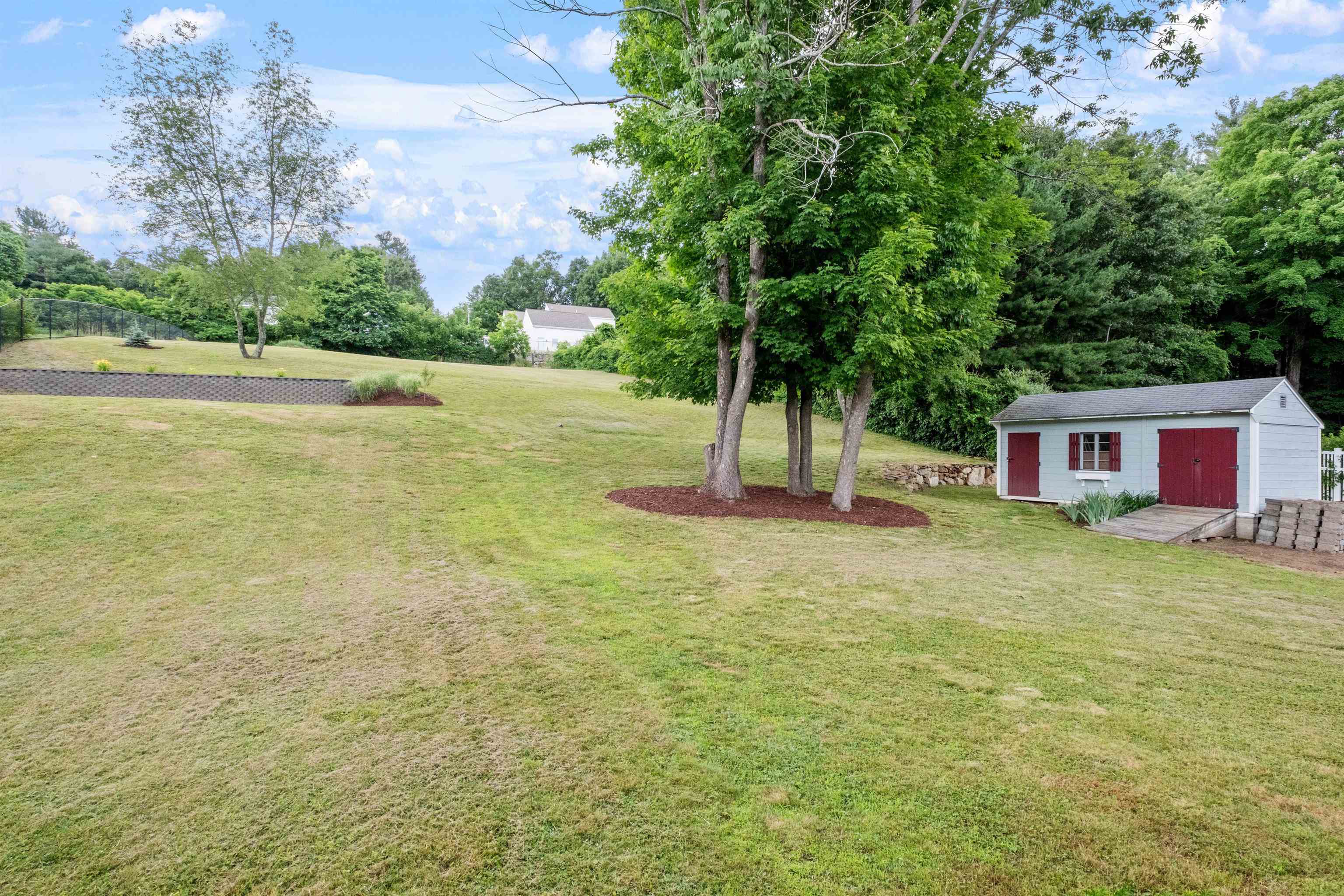 62 Windham Road Hudson, NH 03051 - Photo 24 of 37