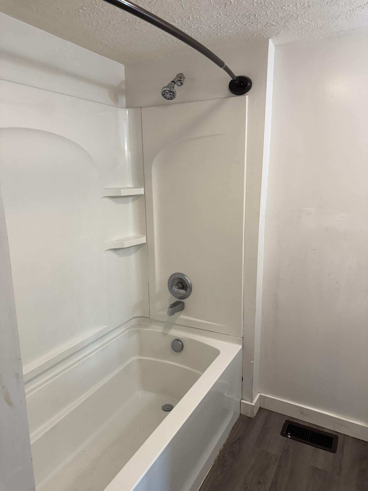 520 Pumpkin Branch Road Dixon Springs, TN 37057 - Photo 15 of 36 a bathroom with a bathtub