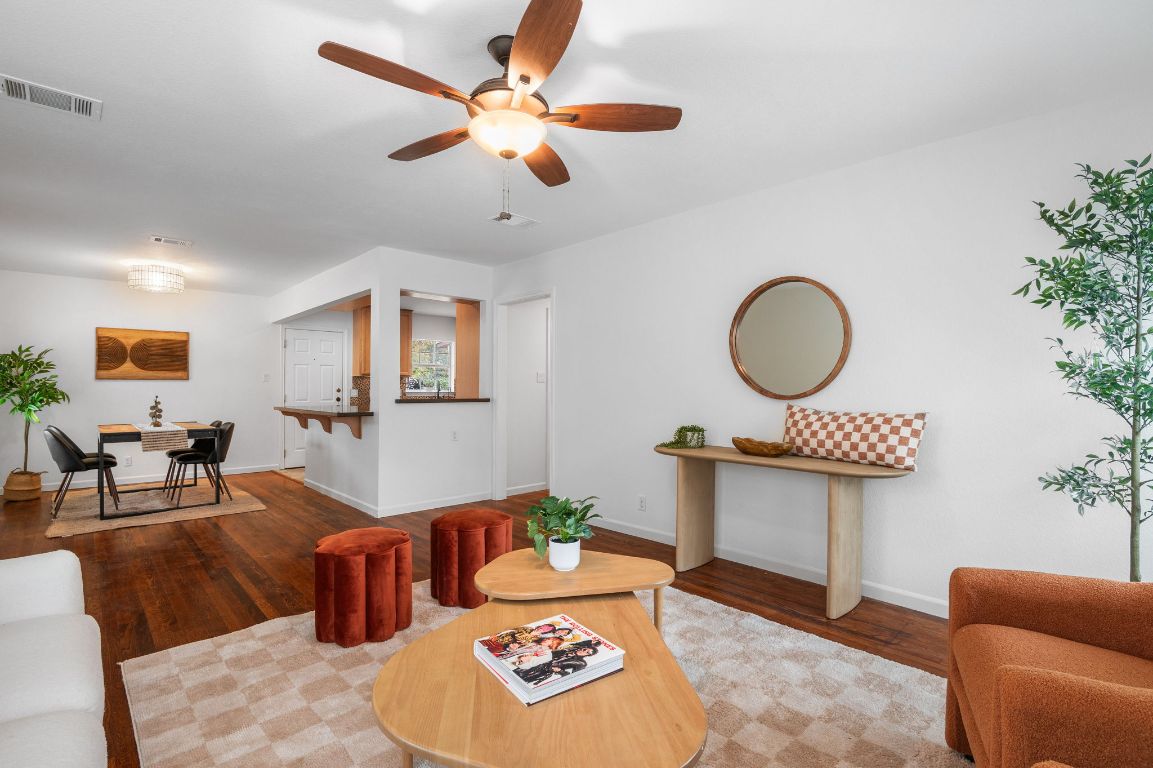 7517 Delafield Lane Austin, TX 78752 - Photo 7 of 39 View of living room into dining room.