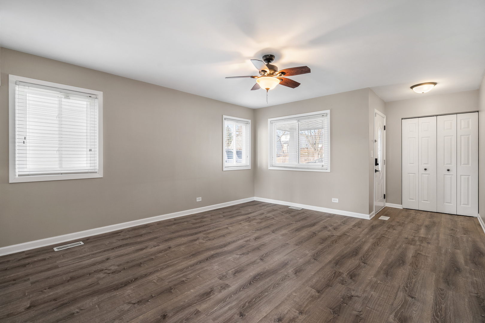543 Old Stone Road Bolingbrook, IL 60440 - Photo 2 of 16 Gallery Image 2
