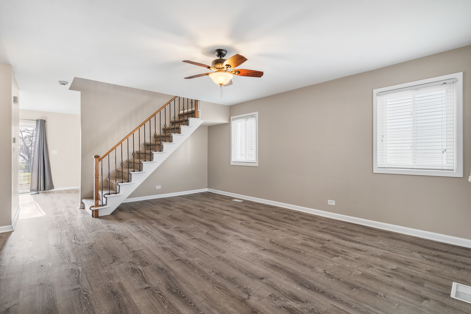 543 Old Stone Road Bolingbrook, IL 60440 - Photo 3 of 16 Gallery Image 3