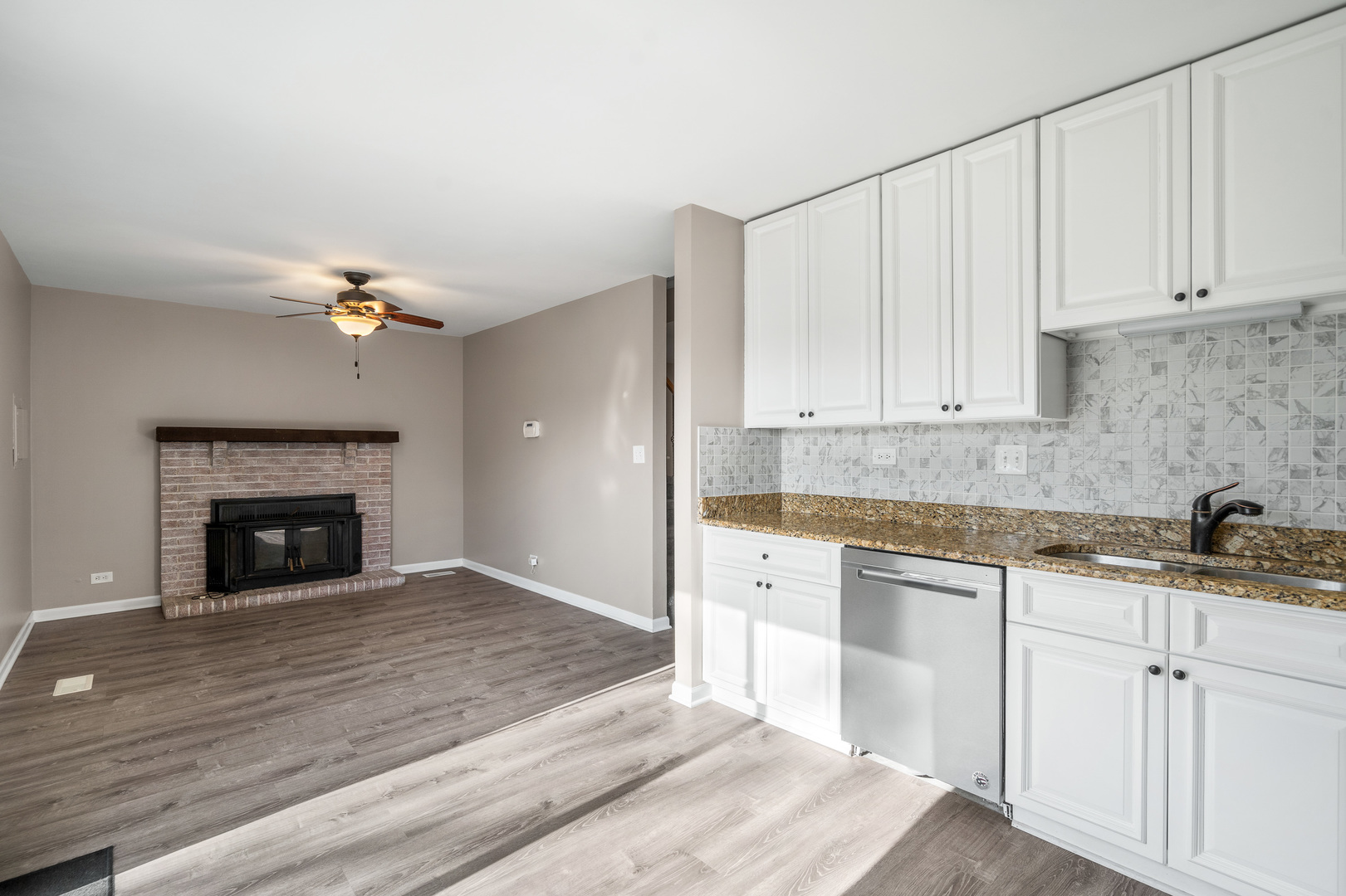 543 Old Stone Road Bolingbrook, IL 60440 - Photo 6 of 16 Gallery Image 6