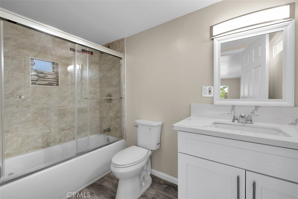 55757 Linn Road Landers, CA 92285 - Photo 29 of 41 Guest House Bathroom