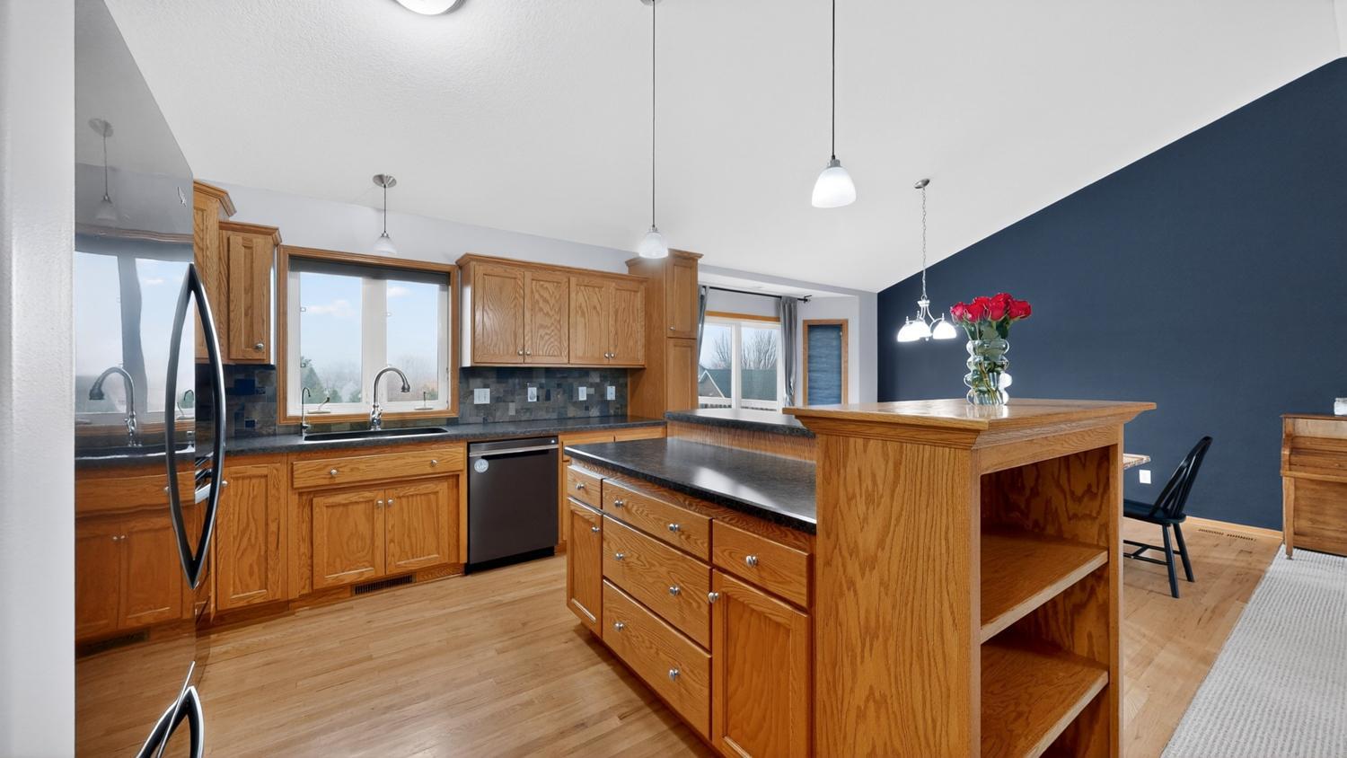 2469 Boulder Ridge Drive Northwest Rochester, MN 55901 - Photo 5 of 40