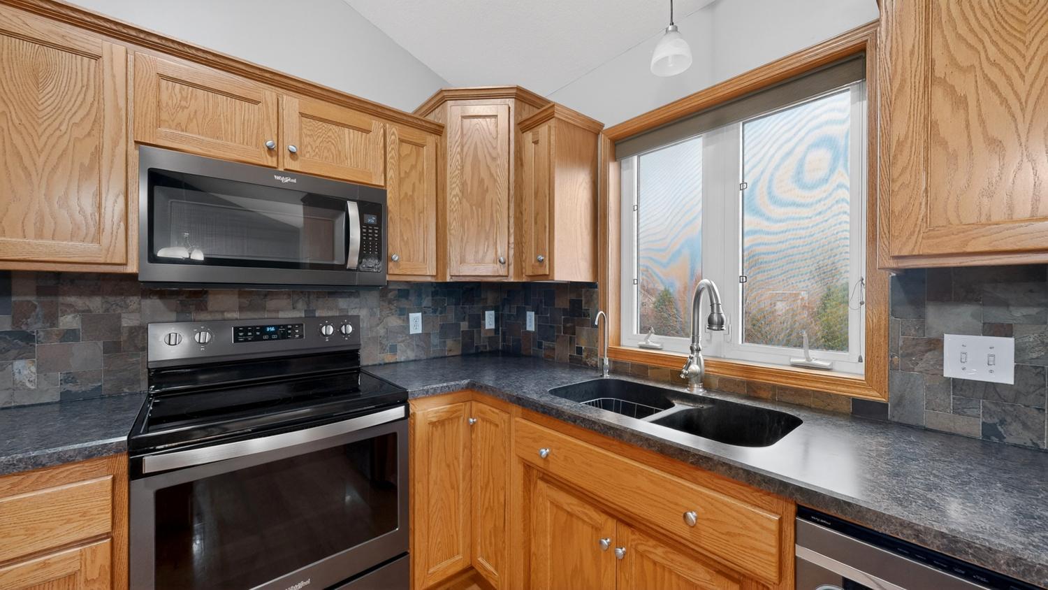 2469 Boulder Ridge Drive Northwest Rochester, MN 55901 - Photo 6 of 40