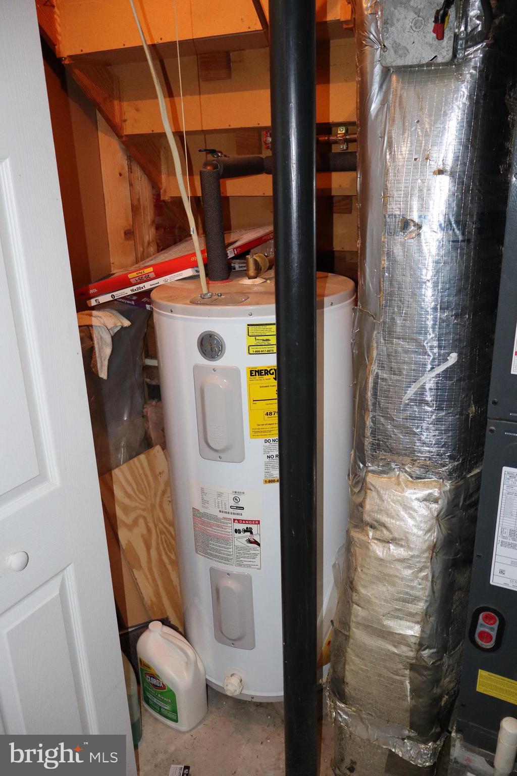 10916 Bridle Path Circle Waldorf, MD 20601 - Photo 17 of 36 a bathroom with a toilet and a shower