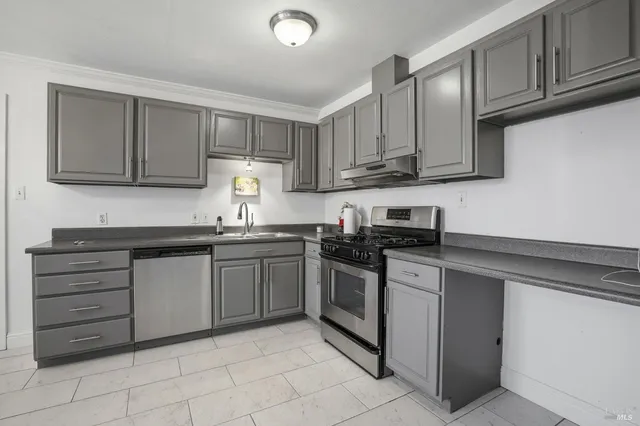 $710,000 | 11 Montclair Court, Petaluma, CA 94954