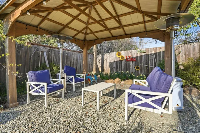 $710,000 | 11 Montclair Court, Petaluma, CA 94954