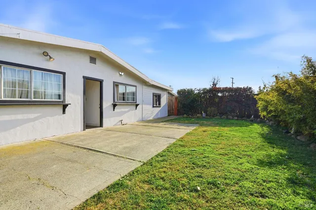 $710,000 | 11 Montclair Court, Petaluma, CA 94954