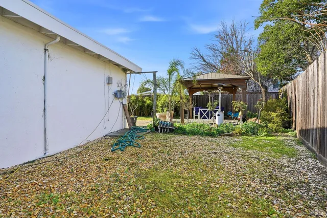 $710,000 | 11 Montclair Court, Petaluma, CA 94954