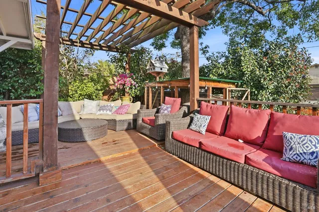 $710,000 | 11 Montclair Court, Petaluma, CA 94954