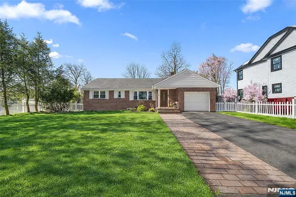 $959,000 | 219 North Farview Avenue, Paramus, NJ 07652