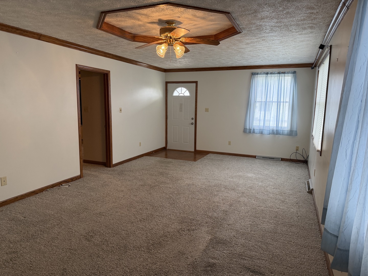 609 East Clay Street Clinton, IL 61727 - Photo 17 of 48