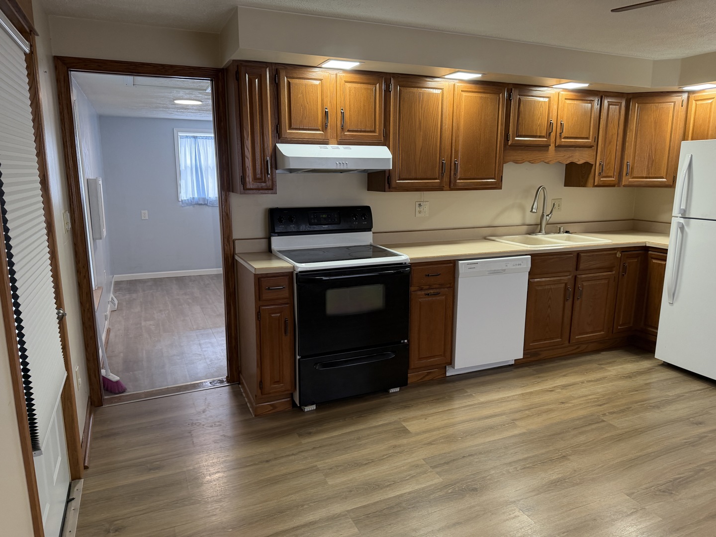 609 East Clay Street Clinton, IL 61727 - Photo 35 of 48