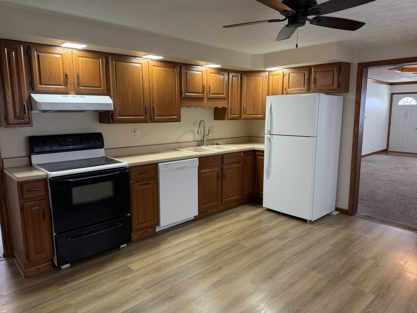 609 East Clay Street Clinton, IL 61727 - Photo 36 of 48