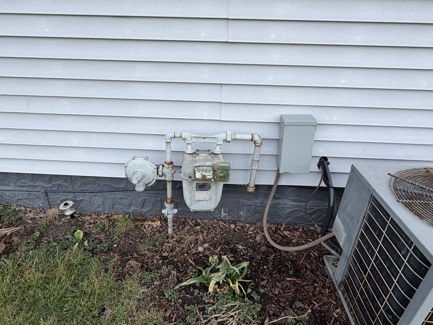 609 East Clay Street Clinton, IL 61727 - Photo 7 of 48