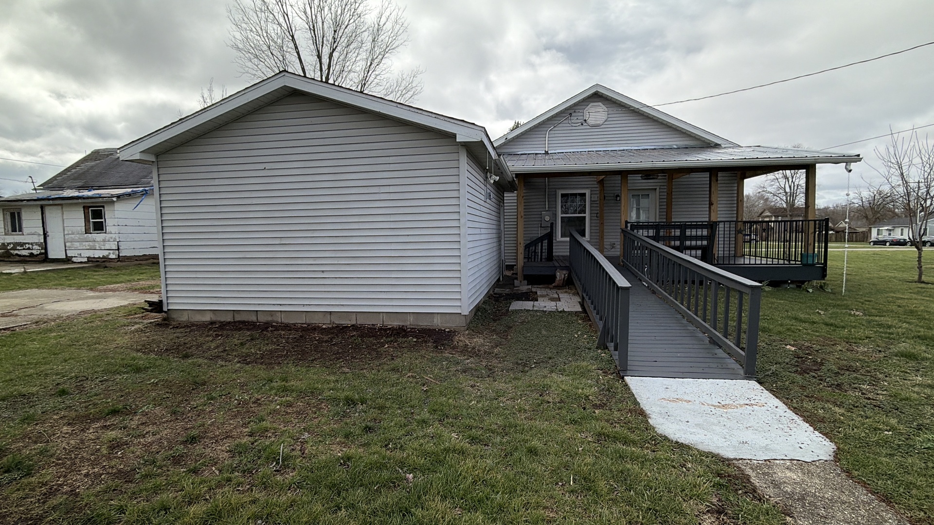 609 East Clay Street Clinton, IL 61727 - Photo 10 of 48