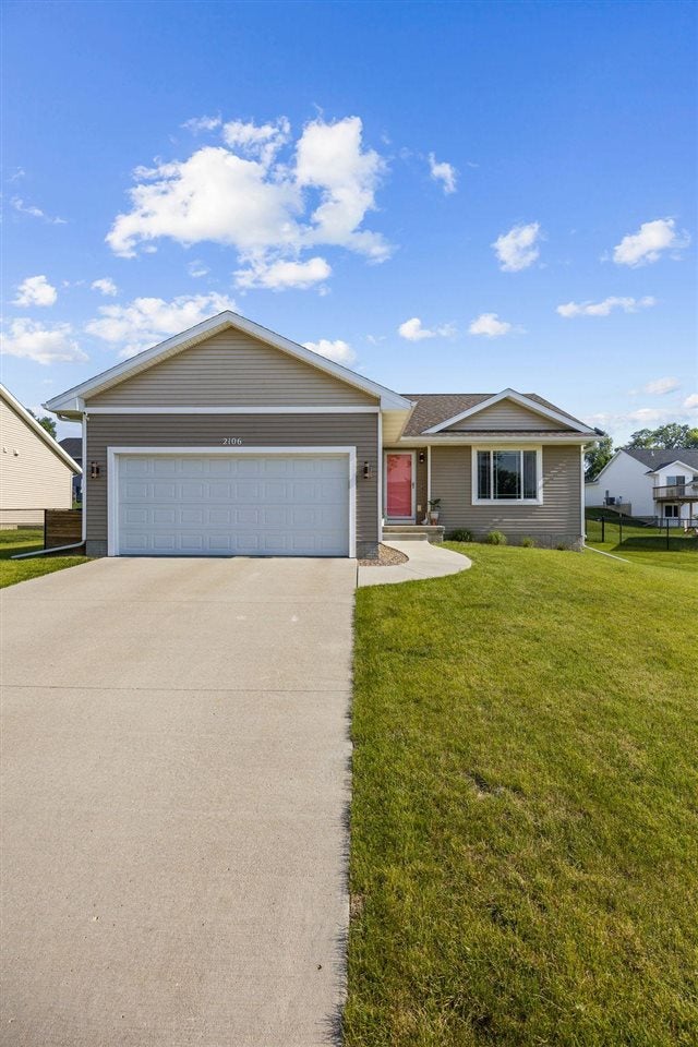 2106 Shady Grove Road Southwest Cedar Rapids, IA 52404 - Photo 2 of 30 Gallery Image 2