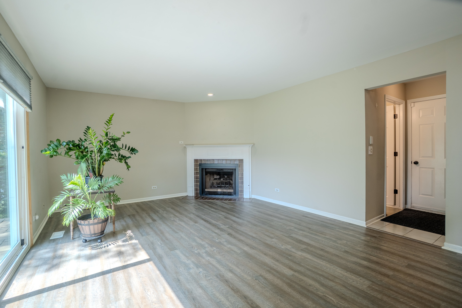 943 Shady Tree Lane Wheeling, IL 60090 - Photo 6 of 41