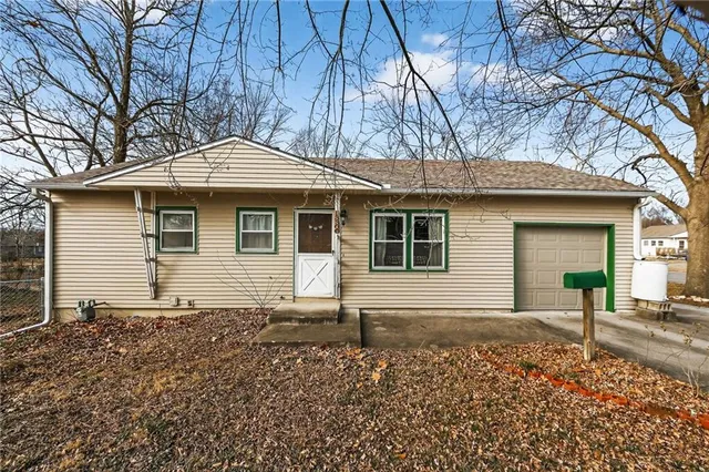 $160,000 | 13300 10th Street, Grandview, MO 64030