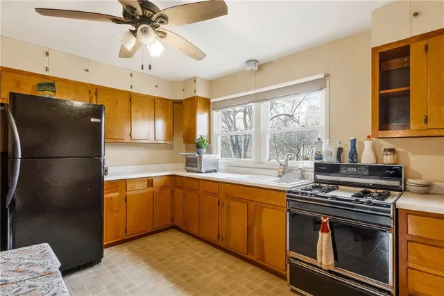 $160,000 | 13300 10th Street, Grandview, MO 64030