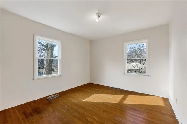 $160,000 | 13300 10th Street, Grandview, MO 64030