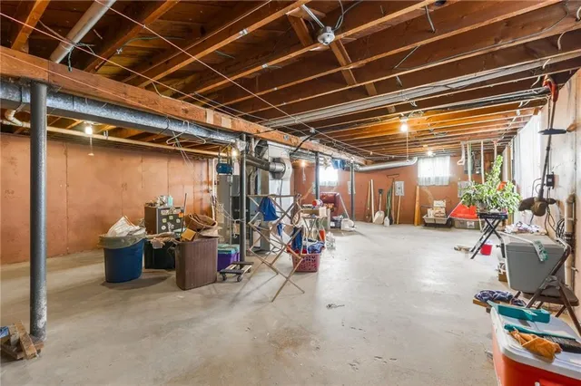 $160,000 | 13300 10th Street, Grandview, MO 64030