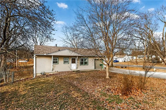 $160,000 | 13300 10th Street, Grandview, MO 64030