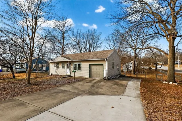 $160,000 | 13300 10th Street, Grandview, MO 64030