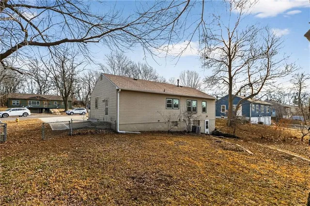 $160,000 | 13300 10th Street, Grandview, MO 64030