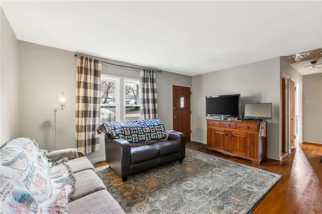 $160,000 | 13300 10th Street, Grandview, MO 64030