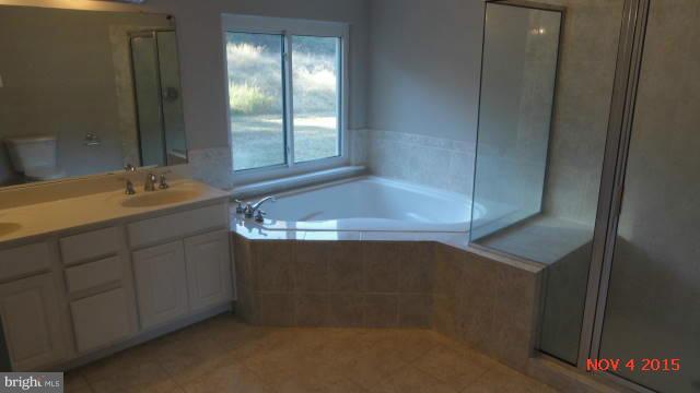 2820 Stinnett Road Huntingtown, MD 20639 - Photo 15 of 17 Bath (Master)