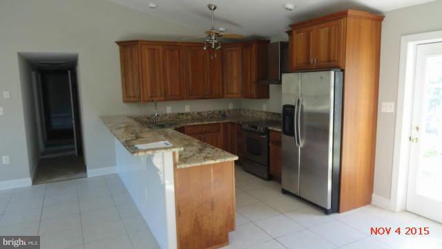 2820 Stinnett Road Huntingtown, MD 20639 - Photo 5 of 17 Kitchen