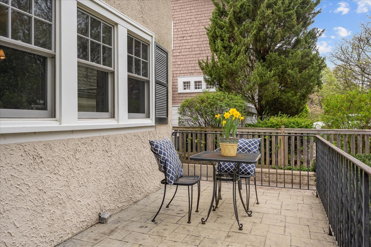 642 Ash Street Winnetka, IL 60093 - Photo 4 of 36