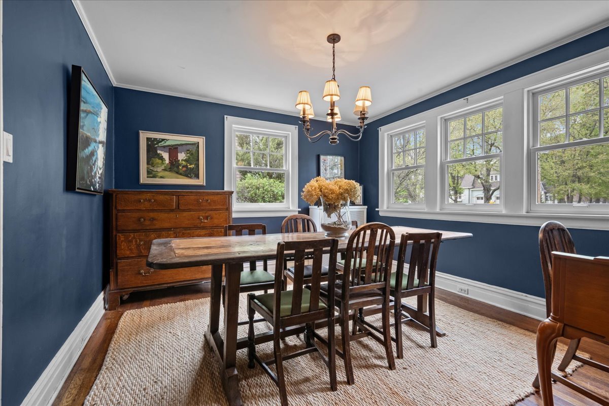 642 Ash Street Winnetka, IL 60093 - Photo 7 of 36