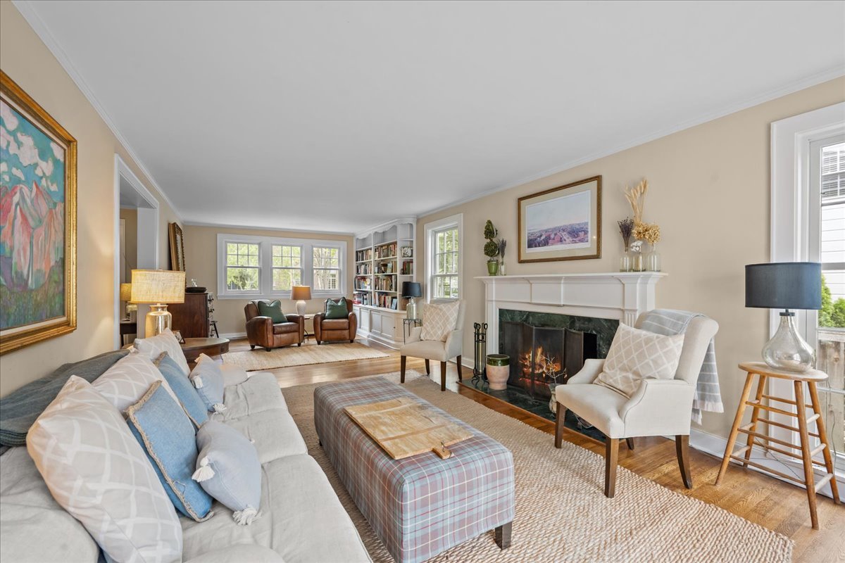 642 Ash Street Winnetka, IL 60093 - Photo 10 of 36